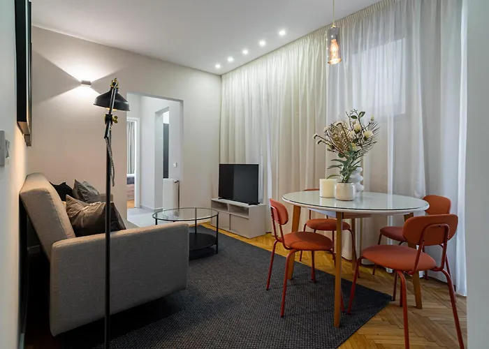Holt Rossetti Residences - Exclusive Urban Lofts