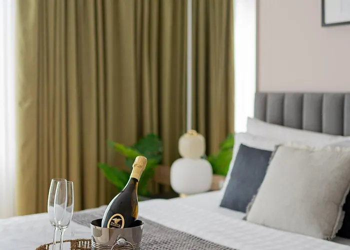 Holt Rossetti Residences - Exclusive Urban Lofts Apartment *